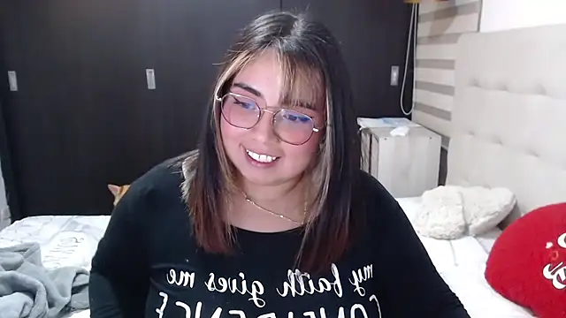 yini angel online show from June 22, 2026, 4:20 am