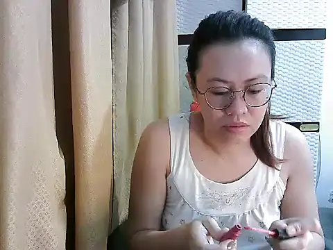 Snapshot of crizzybel chatting on November 10, 2025, 9:20 pm crizzybel online show from November 10, 2025, 9:20 pm