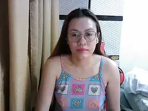 Snapshot of crizzybel chatting on October 15, 2025, 7:33 pm crizzybel online show from October 15, 2025, 7:33 pm