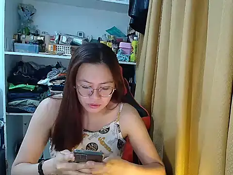 crizzybel online show from April 7, 2026, 8:21 pm