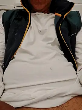 Snapshot of MWM49 chatting on April 16, 2026, 6:47 am MWM49 online show from April 16, 2026, 6:47 am