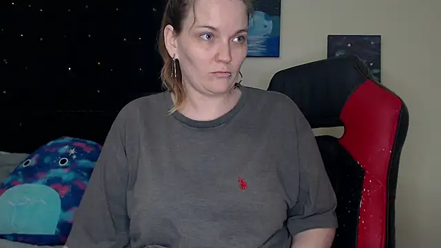 Snapshot of ToxicLilly chatting on December 17, 2024, 7:39 am ToxicLilly online show from December 17, 2024, 7:39 am