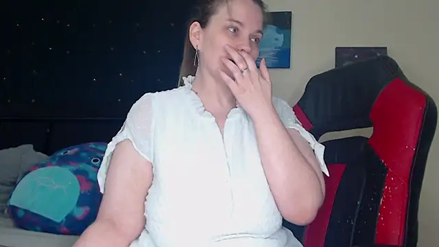 Snapshot of ToxicLilly chatting on December 31, 2024, 11:53 am ToxicLilly online show from December 31, 2024, 11:53 am