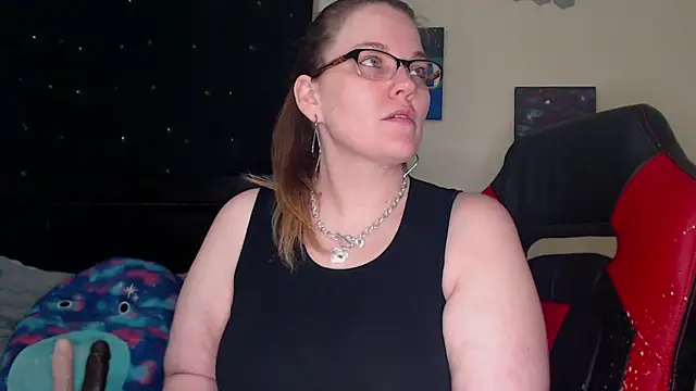 Snapshot of ToxicLilly chatting on March 18, 2025, 8:28 am ToxicLilly online show from March 18, 2025, 8:28 am