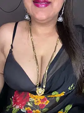 Zoya Varma004 online show from April 11, 2026, 6:43 am