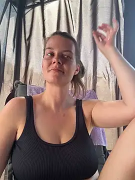 Snapshot of newMichelle chatting on June 24, 2026, 8:13 am newMichelle online show from June 24, 2026, 8:13 am