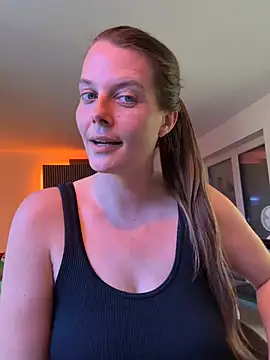 Snapshot of newMichelle chatting on July 18, 2026, 4:48 pm newMichelle online show from July 18, 2026, 4:48 pm