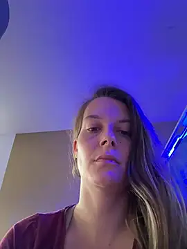 Snapshot of newMichelle chatting on June 17, 2026, 6:02 am newMichelle online show from June 17, 2026, 6:02 am