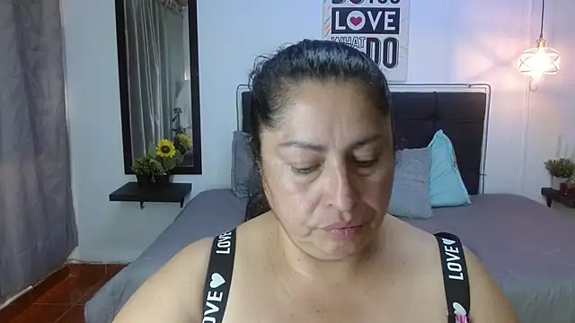 Keyla01  online show from February 6, 2026, 7:10 pm