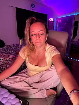 sage love online show from October 8, 2025, 6:19 pm