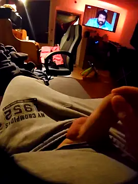 Snapshot of anonymus9006 chatting on November 12, 2025, 6:01 pm anonymus9006 online show from November 12, 2025, 6:01 pm