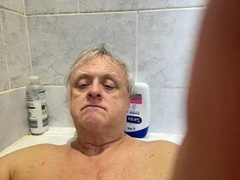 Snapshot of bigbadjon69 chatting on April 2, 2026, 11:28 am bigbadjon69 online show from April 2, 2026, 11:28 am