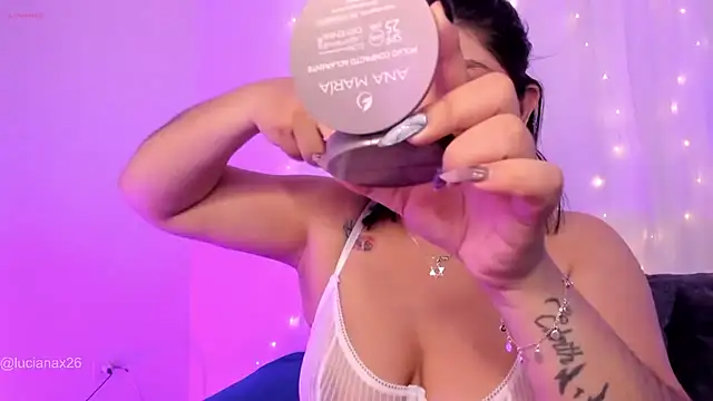 lucy26  online show from October 17, 2025, 1:53 am