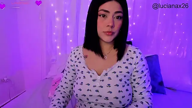 lucy26  online show from November 5, 2025, 1:42 am