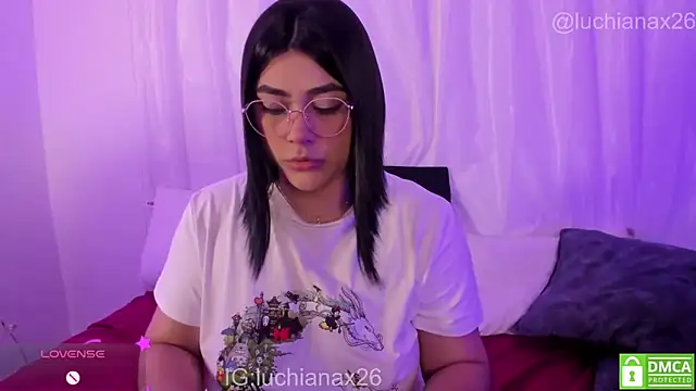 lucy26  online show from February 12, 2026, 4:23 am