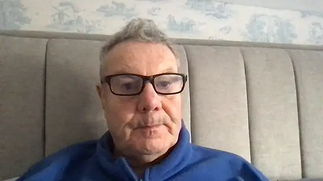 Snapshot of Oldpistolpete chatting on December 17, 2025, 9:58 am Oldpistolpete online show from December 17, 2025, 9:58 am