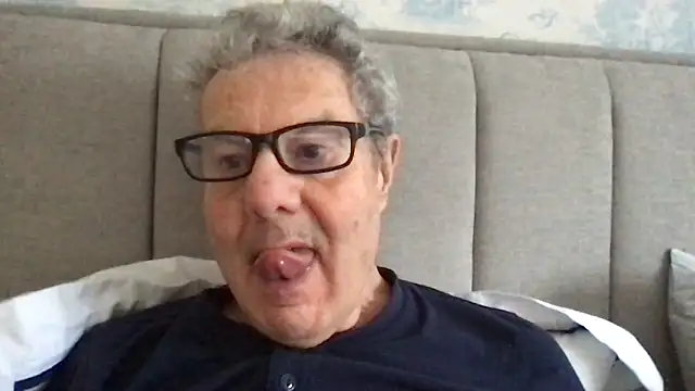 Snapshot of Oldpistolpete chatting on February 4, 2026, 9:59 am Oldpistolpete online show from February 4, 2026, 9:59 am