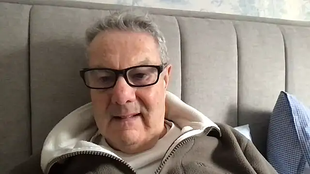 Snapshot of Oldpistolpete chatting on December 15, 2025, 10:10 am Oldpistolpete online show from December 15, 2025, 10:10 am