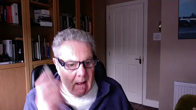 Snapshot of Oldpistolpete chatting on December 1, 2025, 9:43 am Oldpistolpete online show from December 1, 2025, 9:43 am