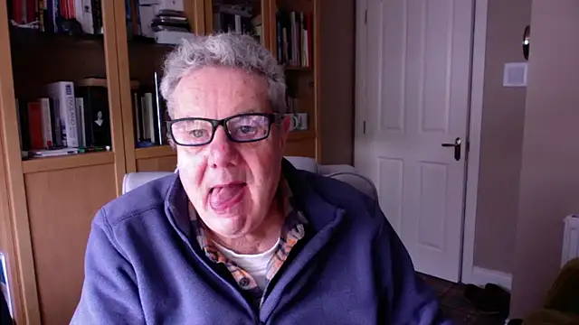 Snapshot of Oldpistolpete chatting on January 11, 2026, 12:01 pm Oldpistolpete online show from January 11, 2026, 12:01 pm