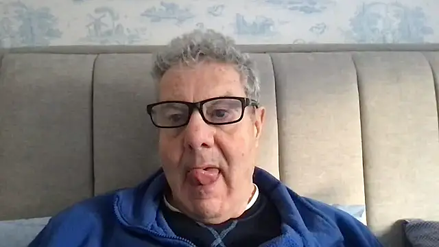 Snapshot of Oldpistolpete chatting on January 12, 2026, 9:27 am Oldpistolpete online show from January 12, 2026, 9:27 am