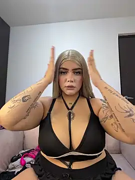 Snapshot of sweet_dalila chatting on May 23, 2026, 9:30 am sweet dalila online show from May 23, 2026, 9:30 am