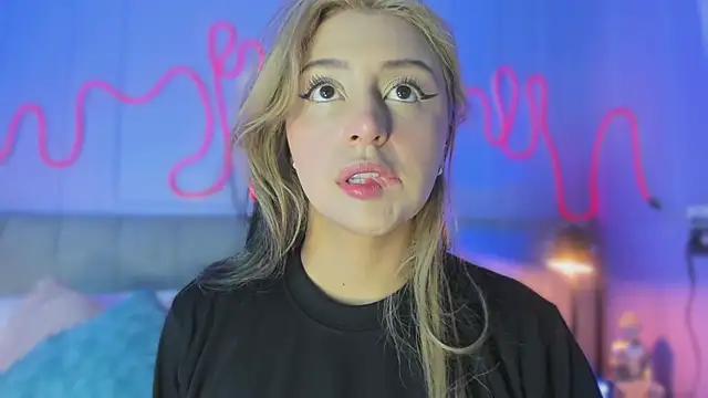 Snapshot of Sofly_s chatting on February 9, 2026, 11:52 am Sofly s online show from February 9, 2026, 11:52 am