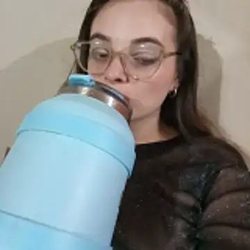 Snapshot of Emmacut chatting on February 7, 2026, 10:51 pm Emmacut online show from February 7, 2026, 10:51 pm