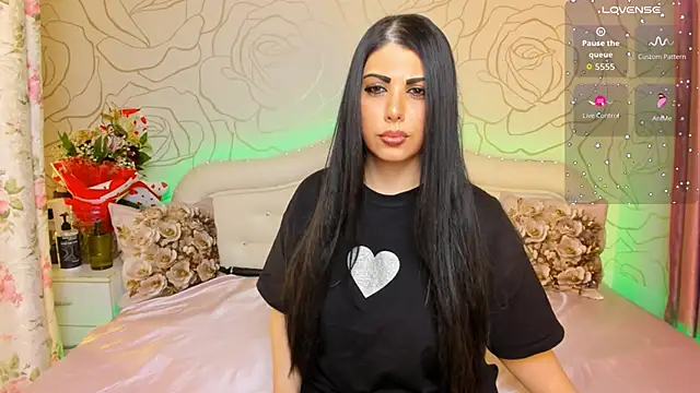 Snapshot of Elizabettalee chatting on February 13, 2026, 2:06 pm Elizabettalee online show from February 13, 2026, 2:06 pm