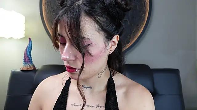 Snapshot of miss_sharlotte18 chatting on April 3, 2026, 11:05 am miss sharlotte18 online show from April 3, 2026, 11:05 am