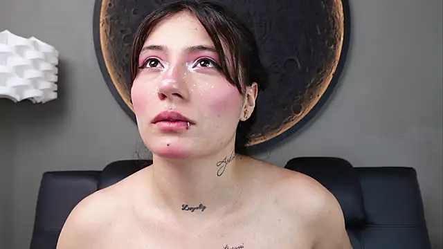 Snapshot of miss_sharlotte18 chatting on April 9, 2026, 6:03 pm miss sharlotte18 online show from April 9, 2026, 6:03 pm