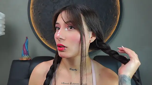 Snapshot of miss_sharlotte18 chatting on March 9, 2026, 6:11 pm miss sharlotte18 online show from March 9, 2026, 6:11 pm