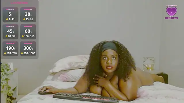 Snapshot of Darkvelvet01 chatting on October 14, 2025, 1:28 am Darkvelvet01 online show from October 14, 2025, 1:28 am