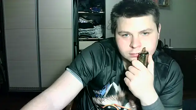 Snapshot of Volshebnik130_ chatting on March 6, 2025, 2:51 am Volshebnik130  online show from March 6, 2025, 2:51 am