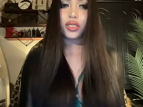 BigDominaMia online show from April 12, 2026, 6:11 pm