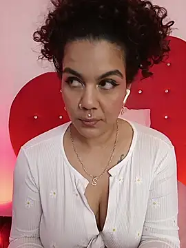 nicolette rock online show from March 27, 2026, 11:44 am