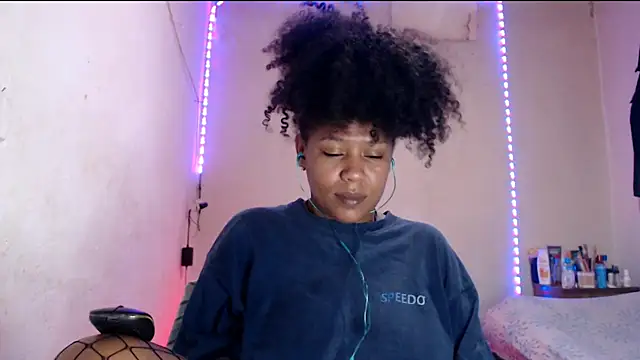 Snapshot of cherry_cleou chatting on February 7, 2026, 4:59 pm cherry cleou online show from February 7, 2026, 4:59 pm