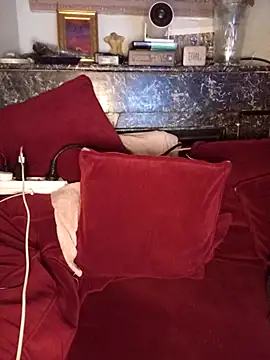 callmelouve online show from December 21, 2025, 2:08 pm