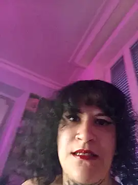 callmelouve online show from May 4, 2026, 5:05 pm