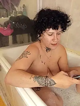 callmelouve online show from September 27, 2025, 8:15 pm