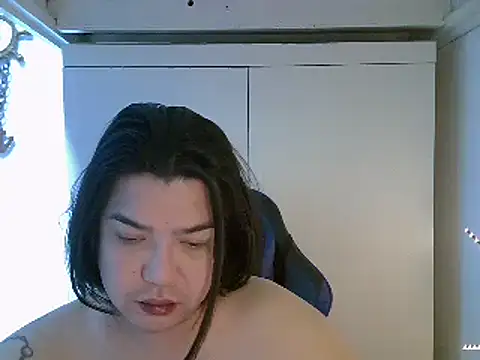 Snapshot of StrawberryWine07 chatting on March 14, 2025, 6:53 am StrawberryWine07 online show from March 14, 2025, 6:53 am