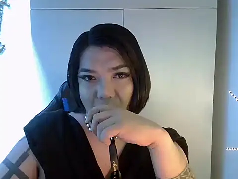 Snapshot of StrawberryWine07 chatting on January 22, 2025, 12:16 am StrawberryWine07 online show from January 22, 2025, 12:16 am