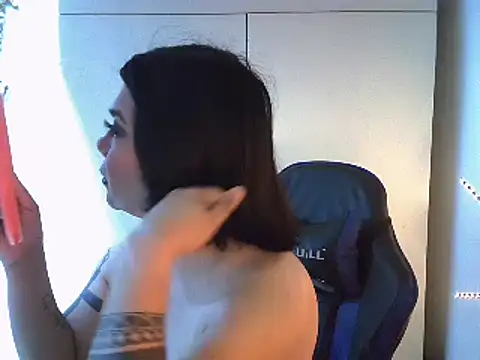 Snapshot of StrawberryWine07 chatting on February 9, 2025, 6:54 am StrawberryWine07 online show from February 9, 2025, 6:54 am