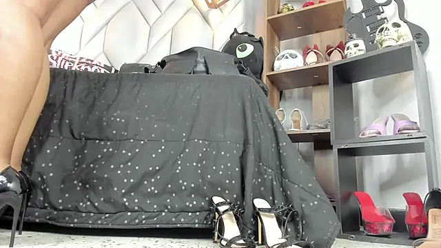 MirandaHaguen online show from September 30, 2025, 9:43 pm