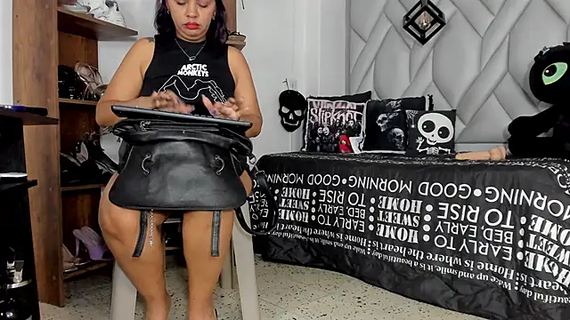 MirandaHaguen online show from May 19, 2026, 9:11 pm