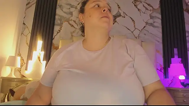 mollieblue69 online show from April 7, 2026, 12:51 pm