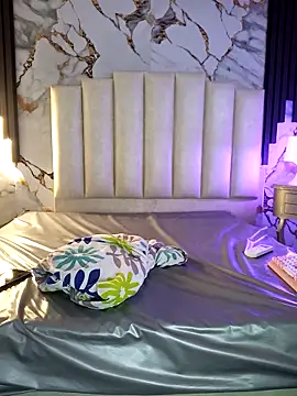 mollieblue69 online show from February 14, 2026, 1:00 pm