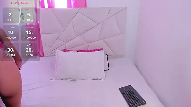 Anamhenao online show from September 11, 2025, 7:14 pm