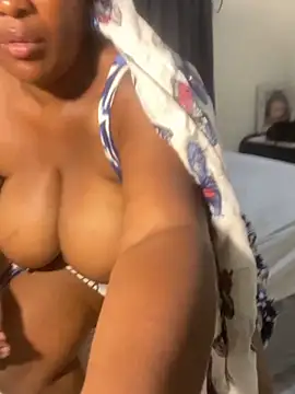 Snapshot of Cardiebae89 chatting on March 24, 2026, 4:12 am Cardiebae89 online show from March 24, 2026, 4:12 am