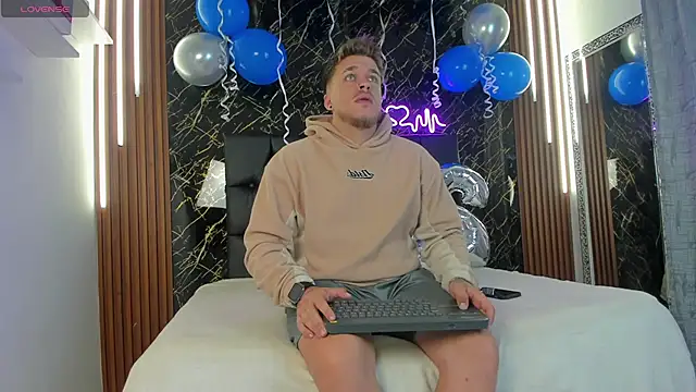 Snapshot of keane_lee chatting on October 8, 2025, 12:39 pm keane lee online show from October 8, 2025, 12:39 pm